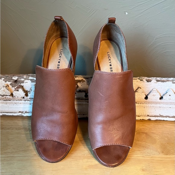 Lucky Brand women’s size 10 leather shoes. - Picture 2 of 8